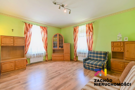 Atrakcyjny dom z dużą działką- Małomice
